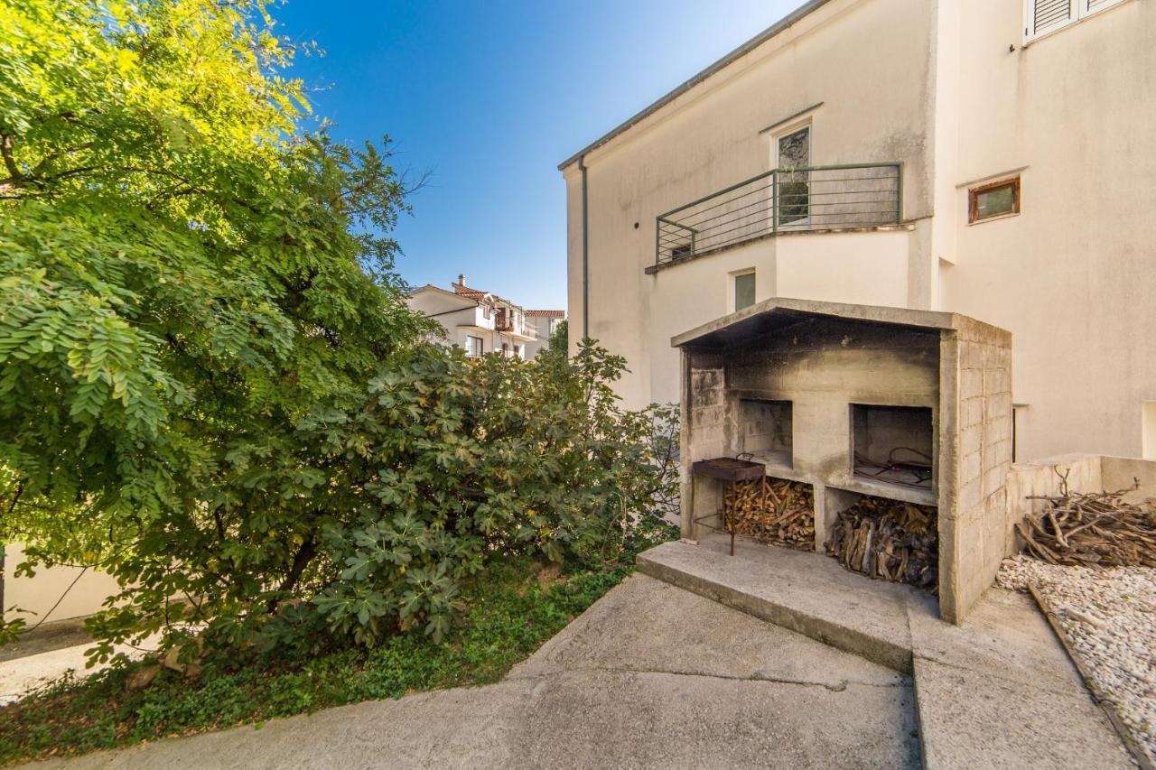 Apartments By The Sea Brist, Makarska - 11078 Exterior foto