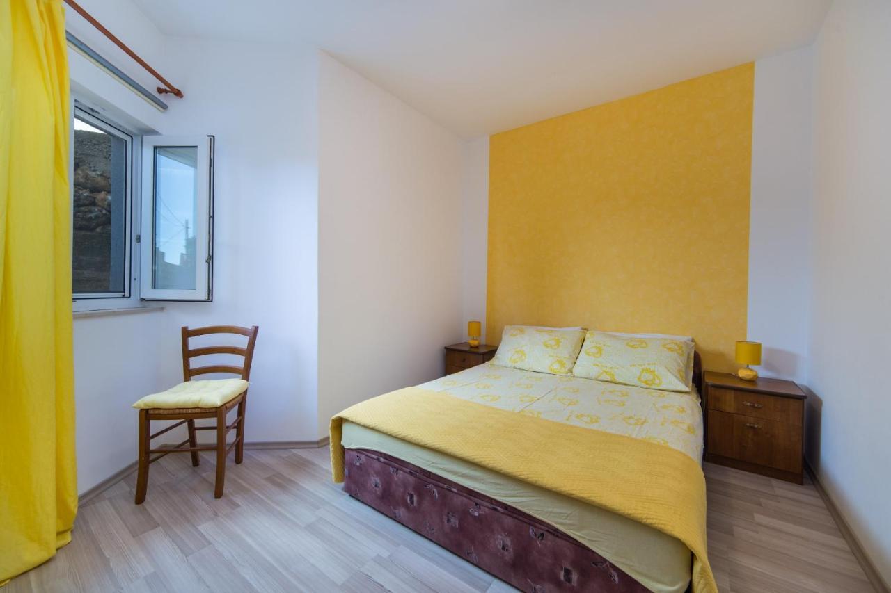 Apartments By The Sea Brist, Makarska - 11078 Exterior foto