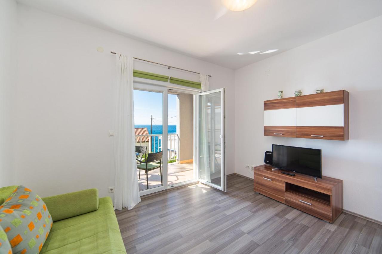 Apartments By The Sea Brist, Makarska - 11078 Exterior foto