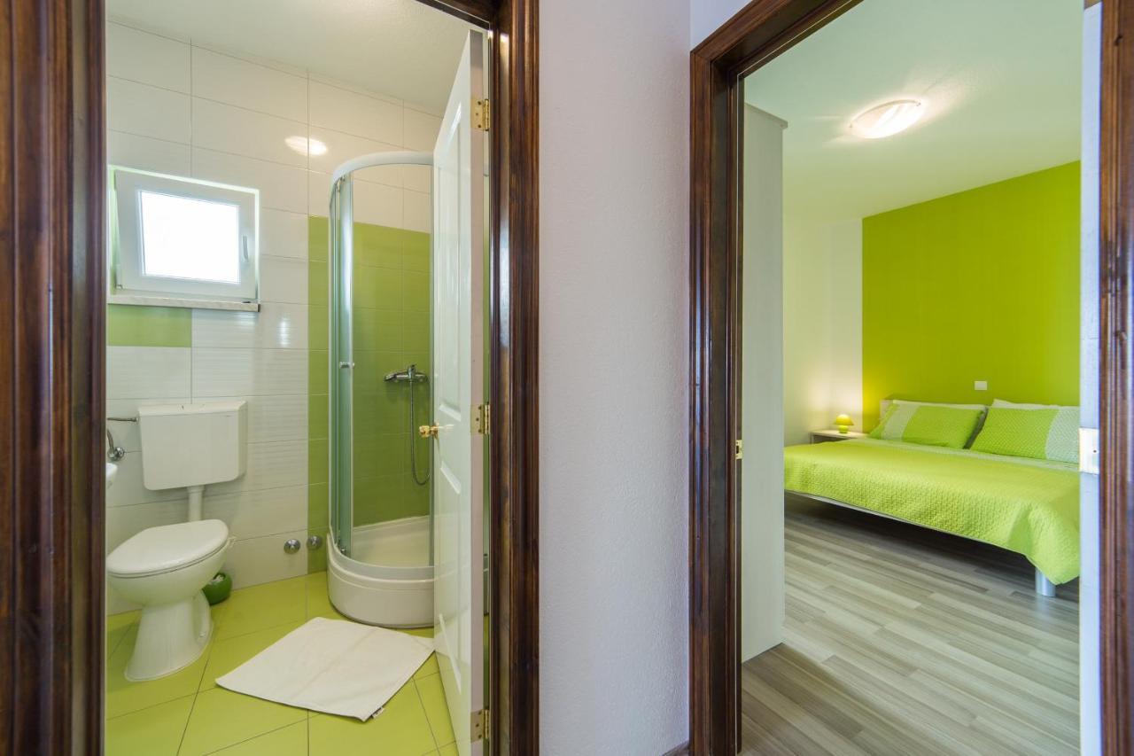 Apartments By The Sea Brist, Makarska - 11078 Exterior foto