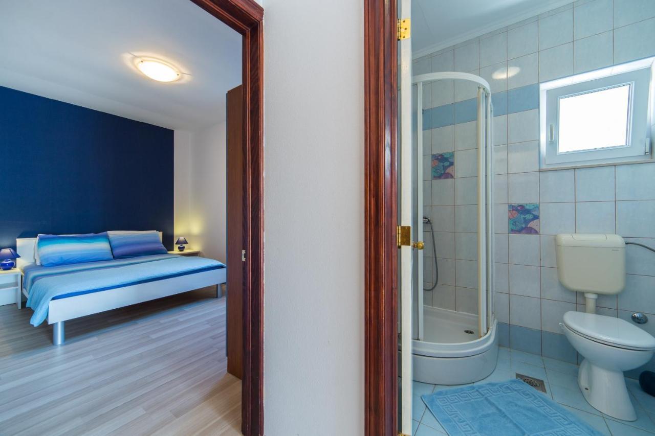 Apartments By The Sea Brist, Makarska - 11078 Exterior foto