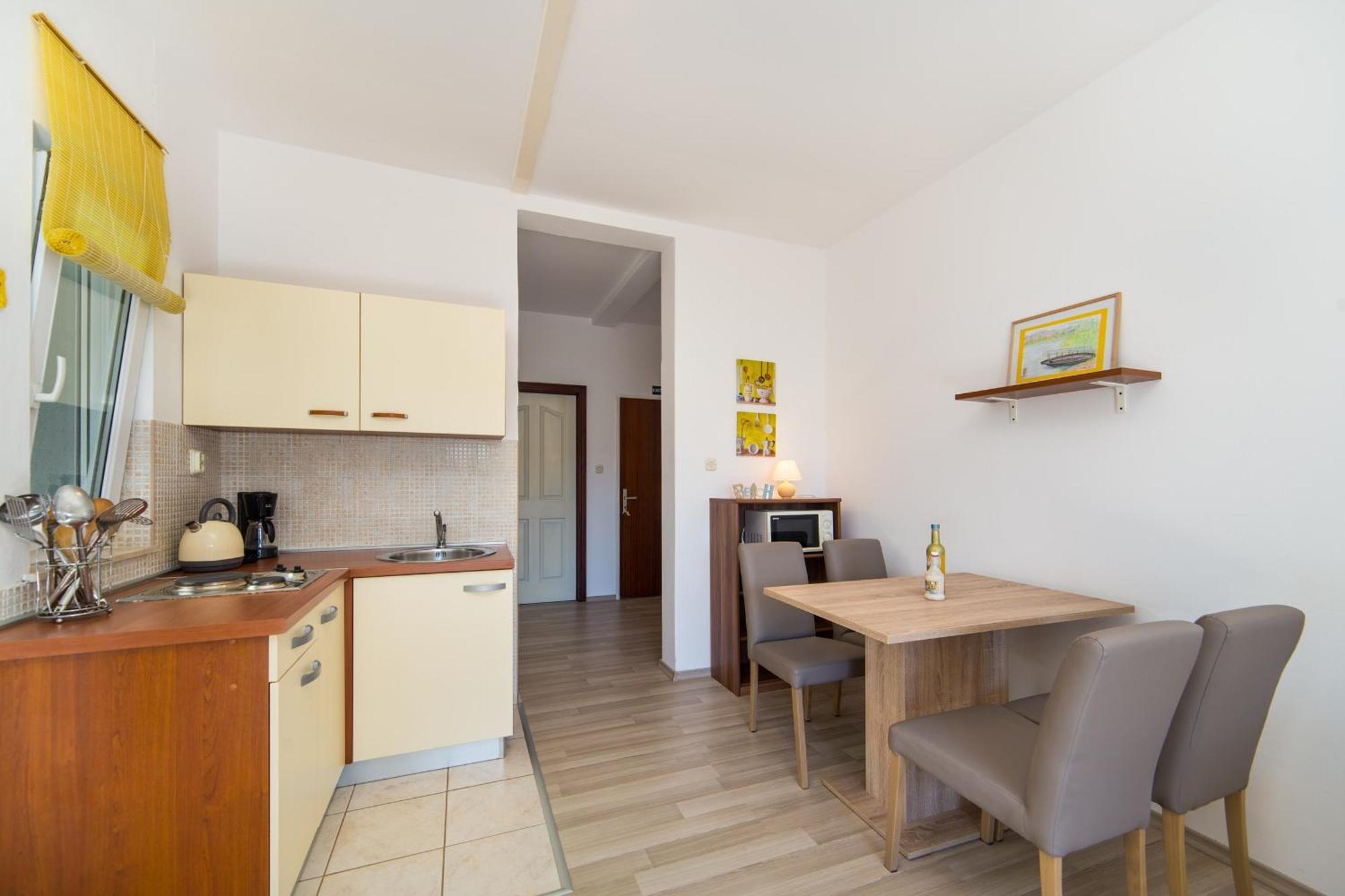 Apartments By The Sea Brist, Makarska - 11078 Quarto foto