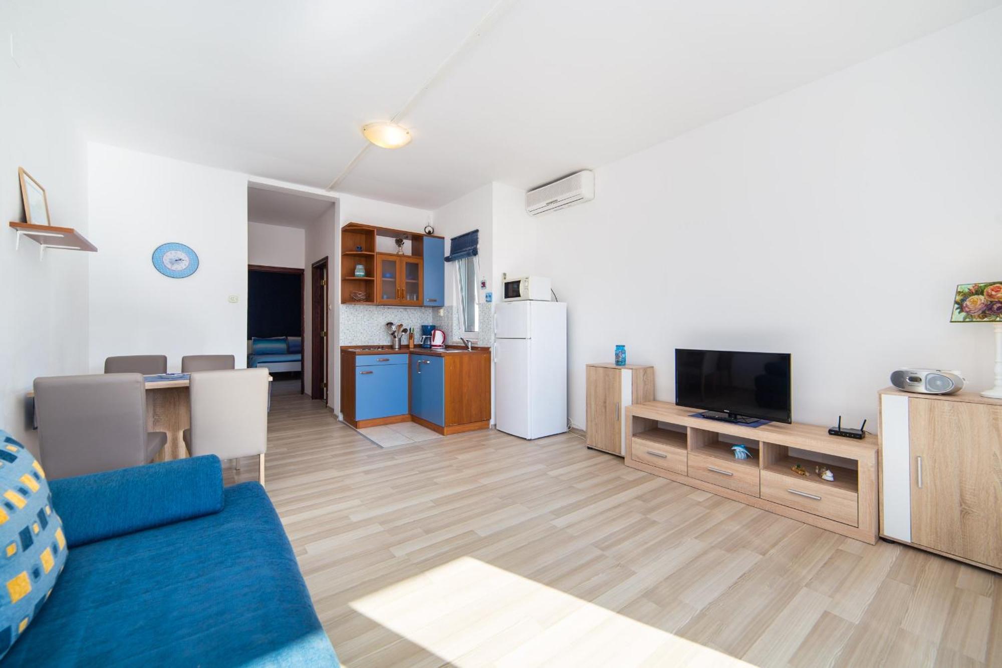 Apartments By The Sea Brist, Makarska - 11078 Quarto foto
