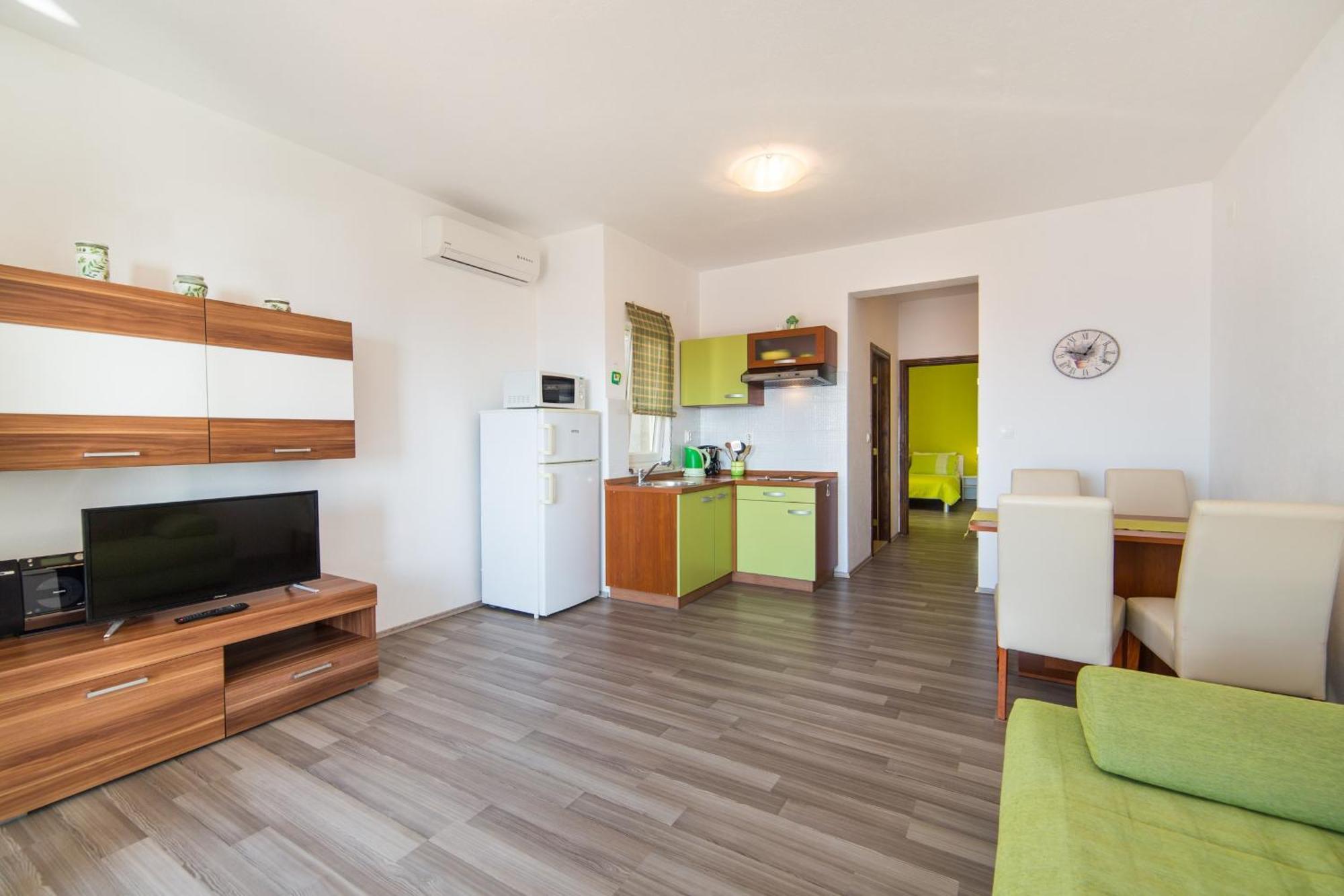 Apartments By The Sea Brist, Makarska - 11078 Quarto foto